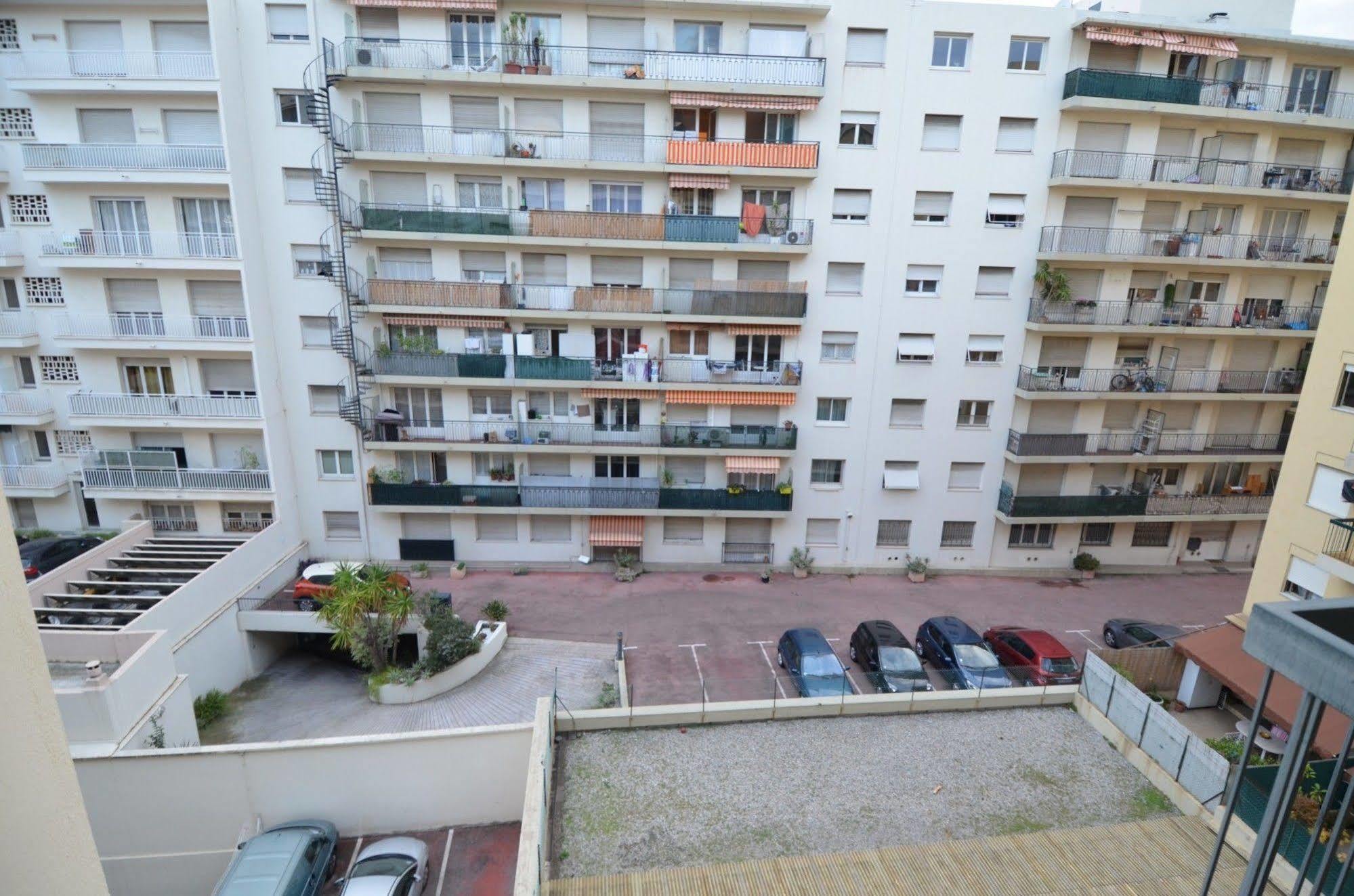 Appartement 6 Personnes Avec Terrasse Le Port Nisa Exterior foto