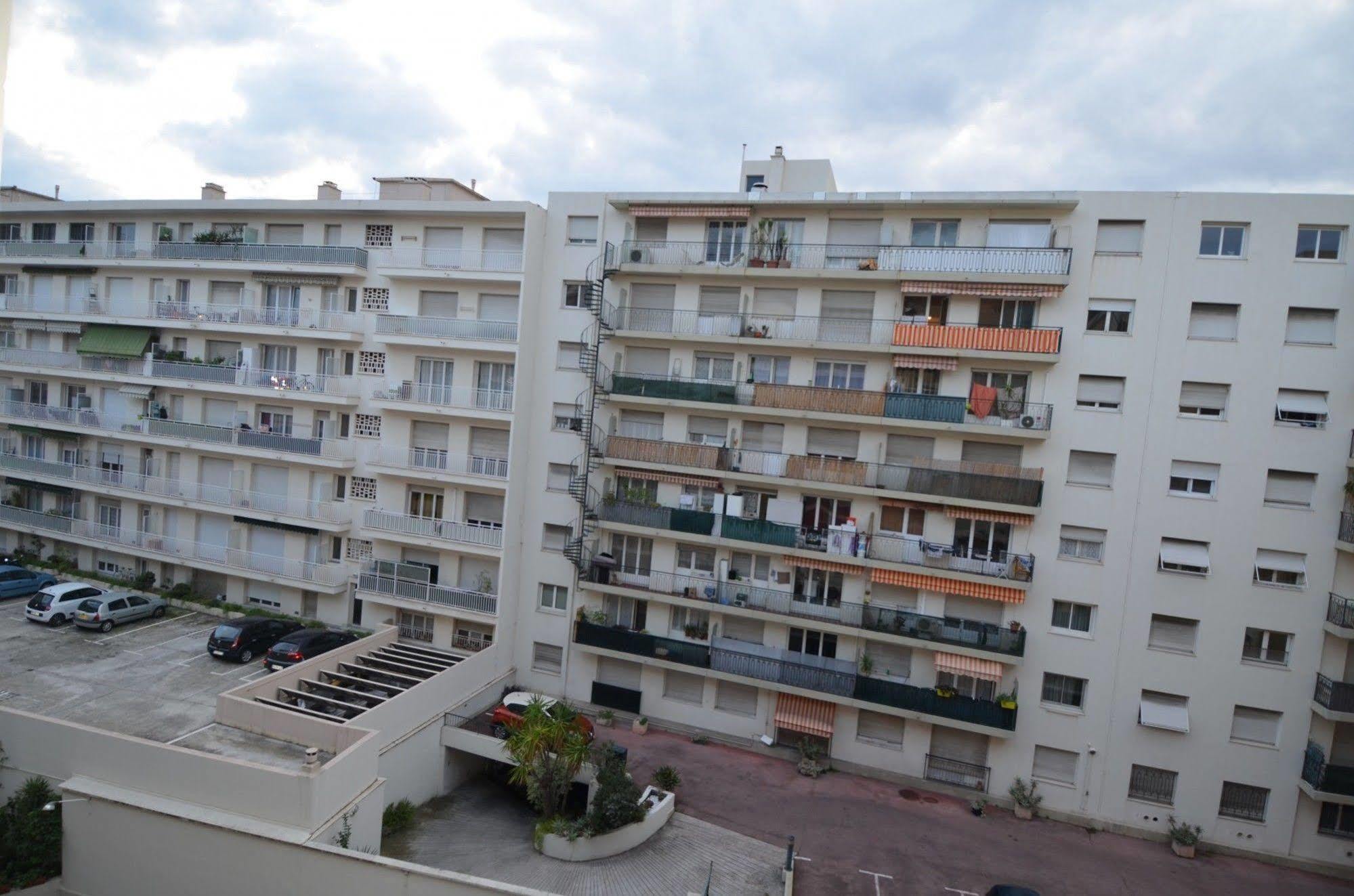 Appartement 6 Personnes Avec Terrasse Le Port Nisa Exterior foto