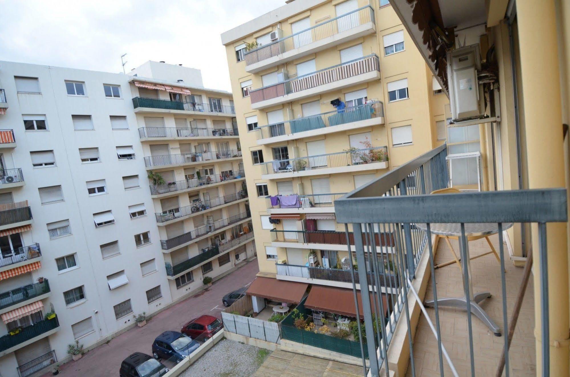 Appartement 6 Personnes Avec Terrasse Le Port Nisa Exterior foto
